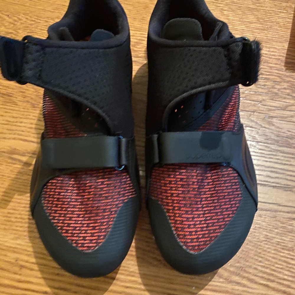 Size 7.5 Nike SuperRep cycling shoes. Excellent used condition.